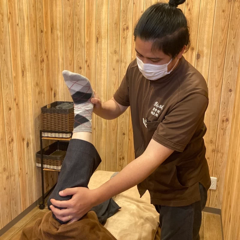 二和まんぷく整骨院鍼灸院 施術